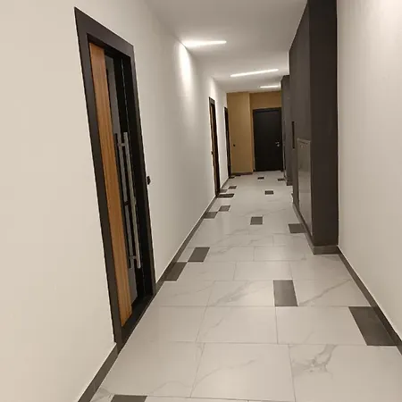 Bulevar C4 Apartment